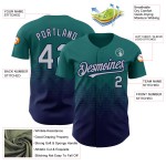 Quadratisches Muster Authentisches Design Teal Shapes Custom Gradient Baseball Grau-Marineblau Jersey 3D Quadratisches Muster Authentisches Design Teal Shapes Custom Gradient Baseball Grau-Marineblau Jersey 3D